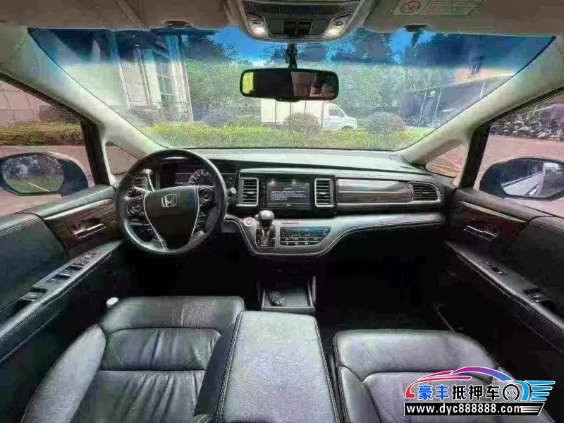 18年本田艾力绅轿车抵押车出售