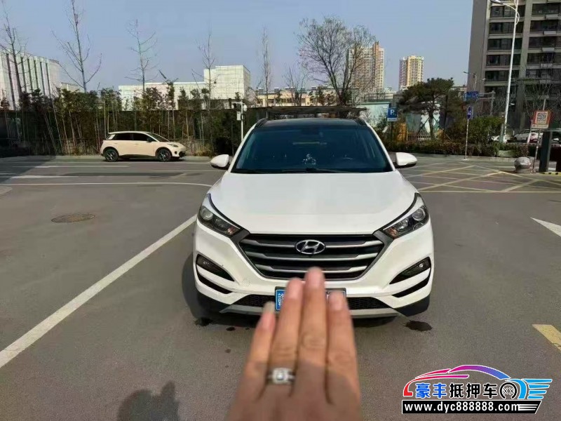 抵押车出售18年现代途胜轿车