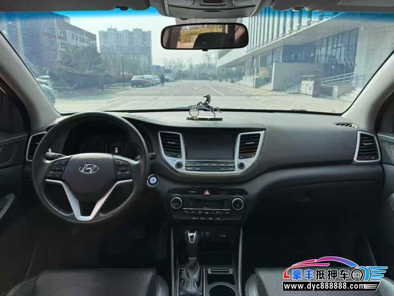 18年现代途胜轿车抵押车出售