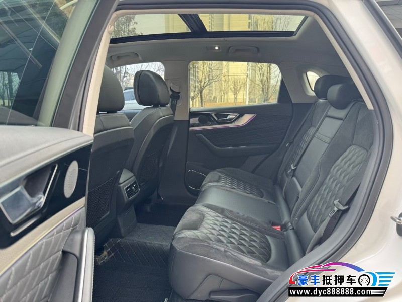 20年红旗HS5轿车抵押车出售