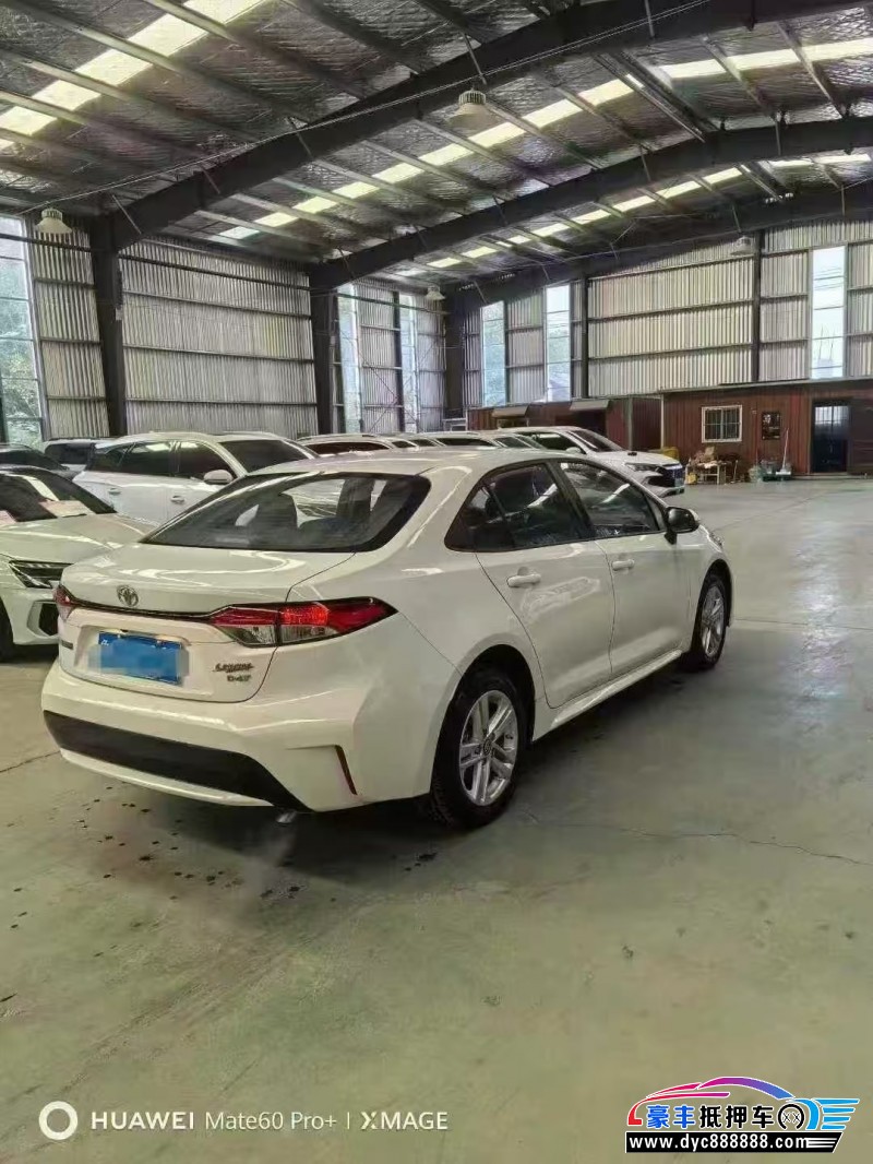 22年丰田雷凌轿车抵押车出售