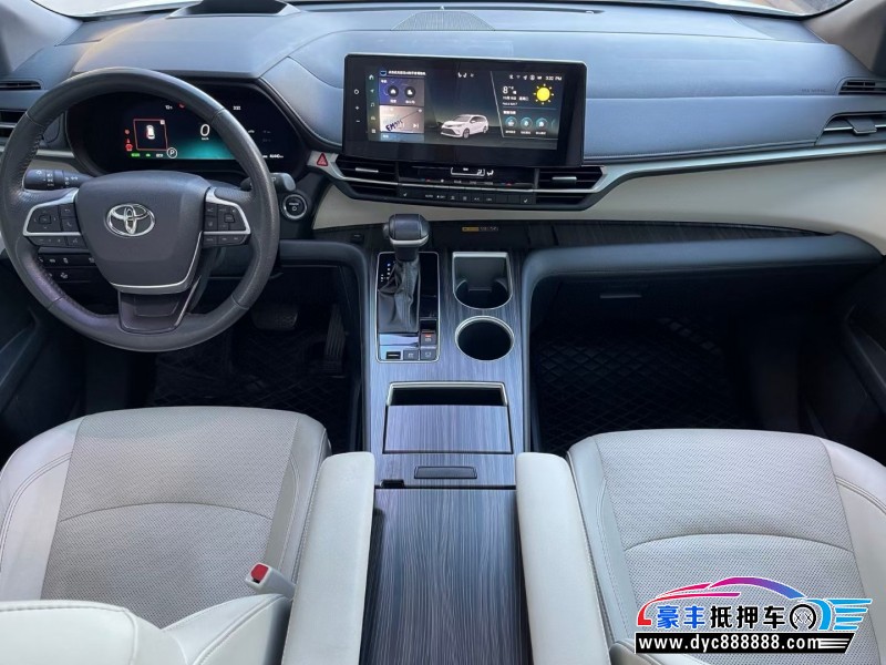 24年丰田格瑞维亚轿车抵押车出售