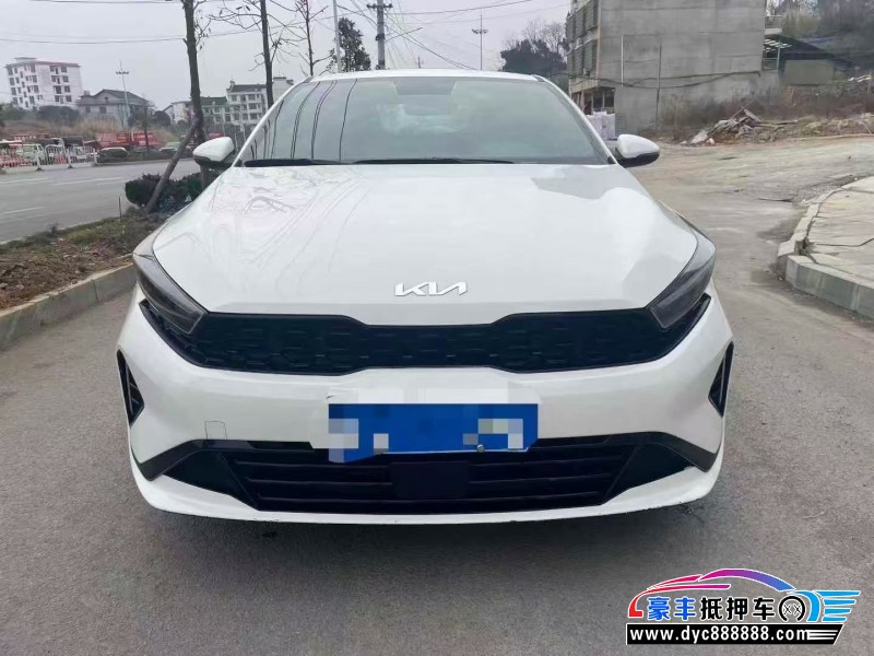 抵押车出售24年起亚K3轿车