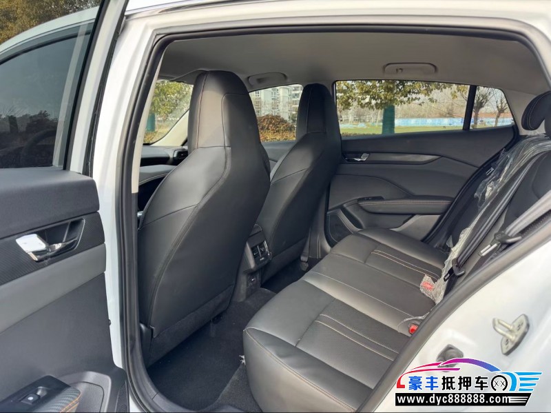 26年东风风神奕炫轿车抵押车出售