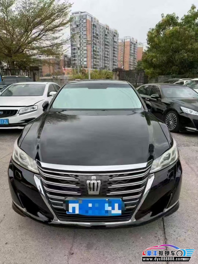 抵押车出售18年丰田皇冠轿车