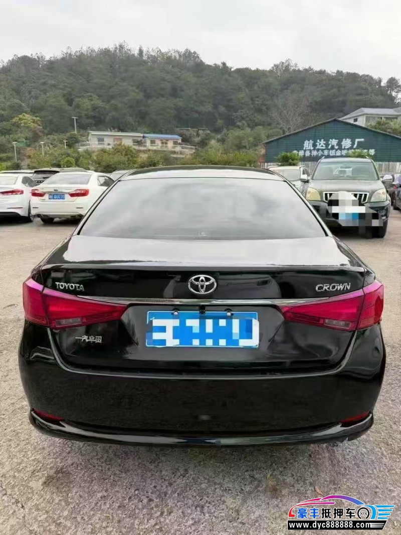 18年丰田皇冠轿车抵押车出售