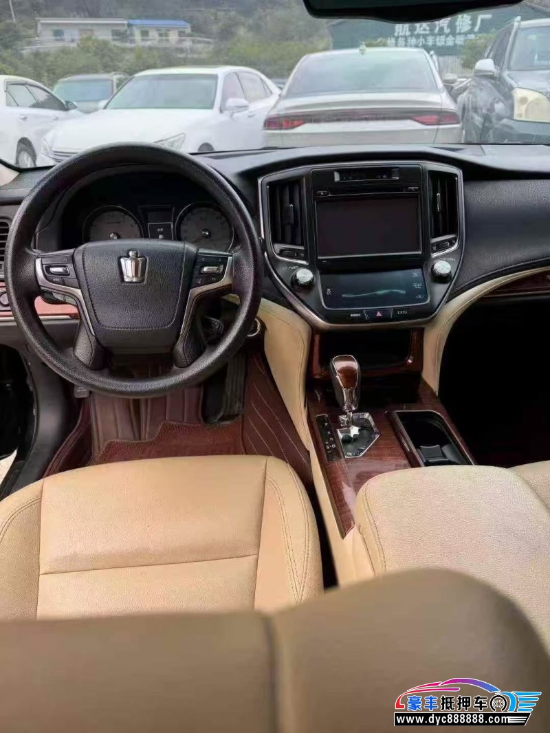 18年丰田皇冠轿车抵押车出售