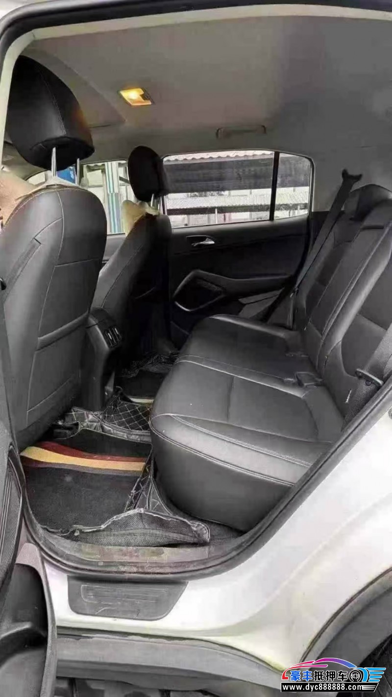 21年现代ix35轿车抵押车出售