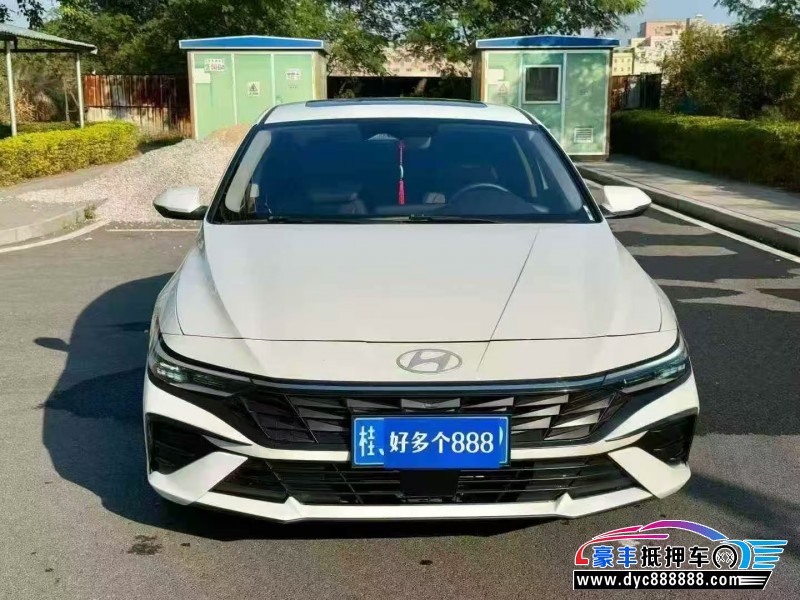 24年现代伊兰特轿车