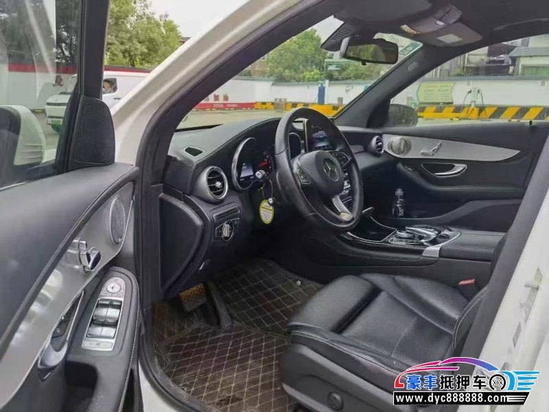 16年奔驰GLC轿车抵押车出售