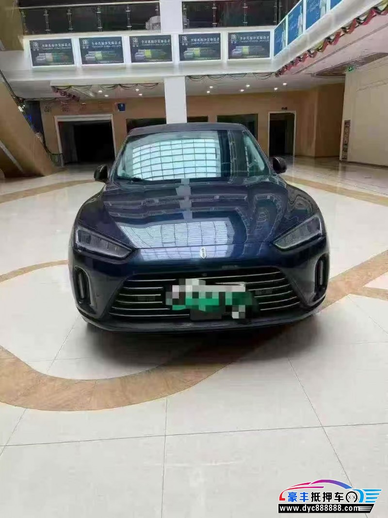 23年华为问界轿车