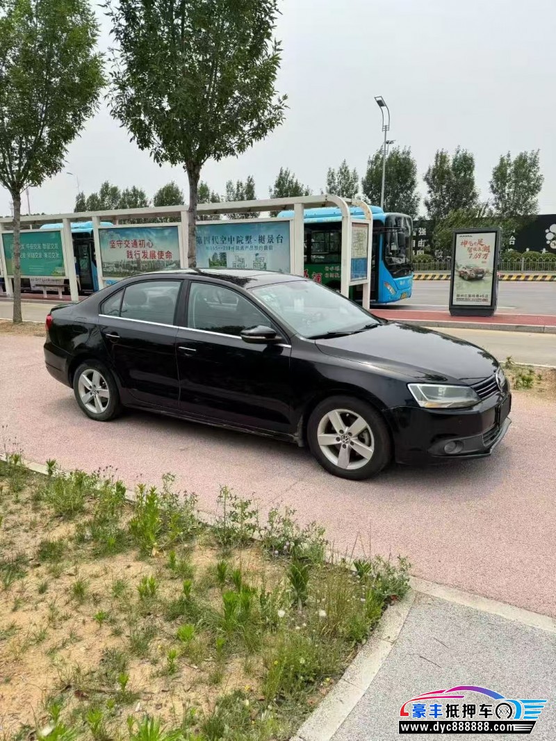 13年大众速腾轿车抵押车出售