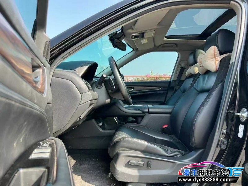 17年本田冠道轿车抵押车出售