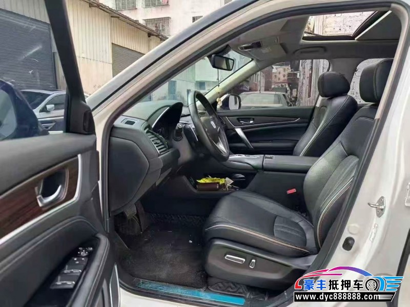 22年本田冠道轿车抵押车出售