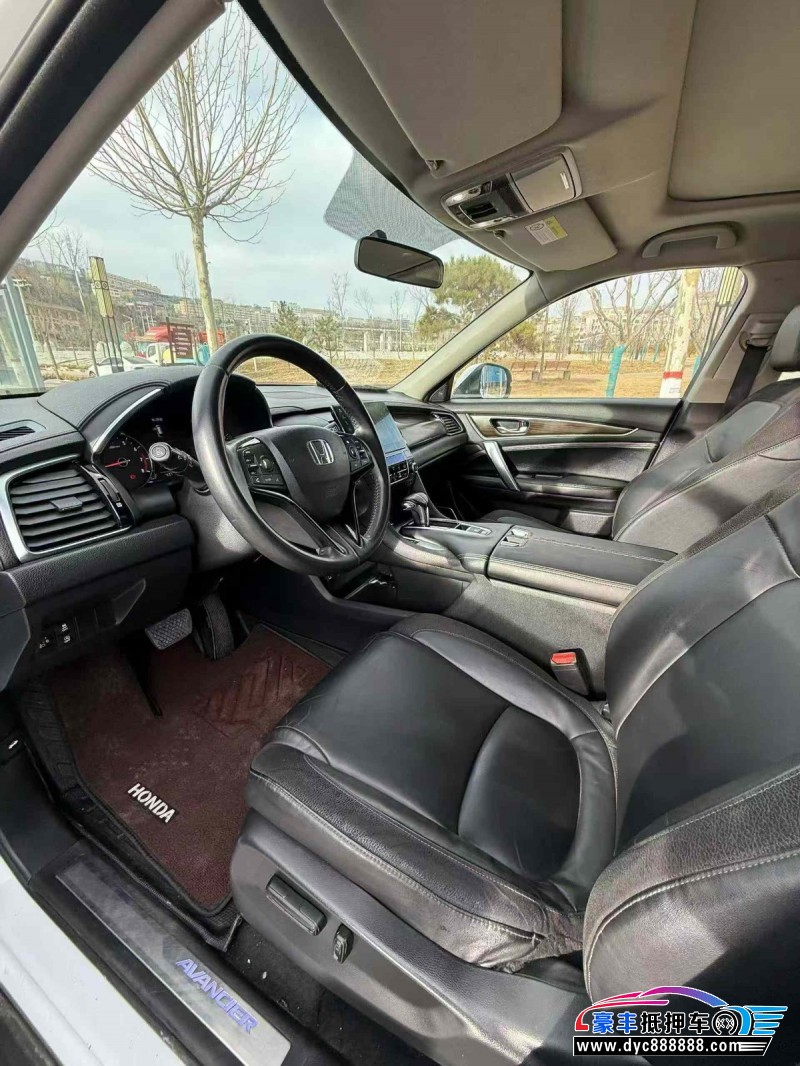 17年本田冠道轿车抵押车出售