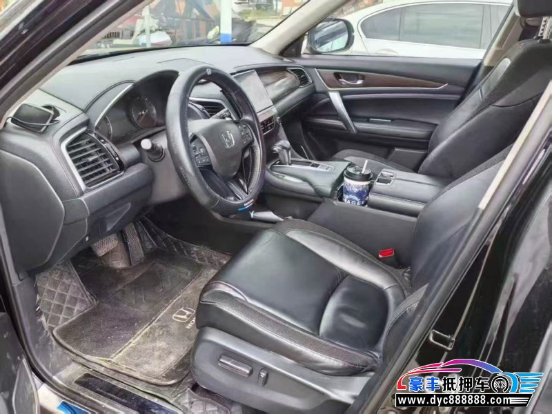 17年本田冠道轿车抵押车出售