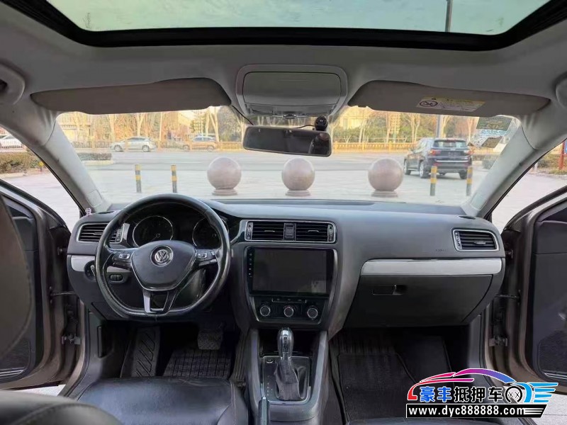 17年大众速腾轿车抵押车出售