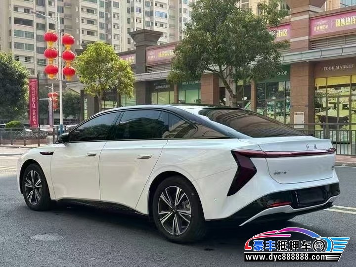 25年红旗EH7轿车抵押车出售