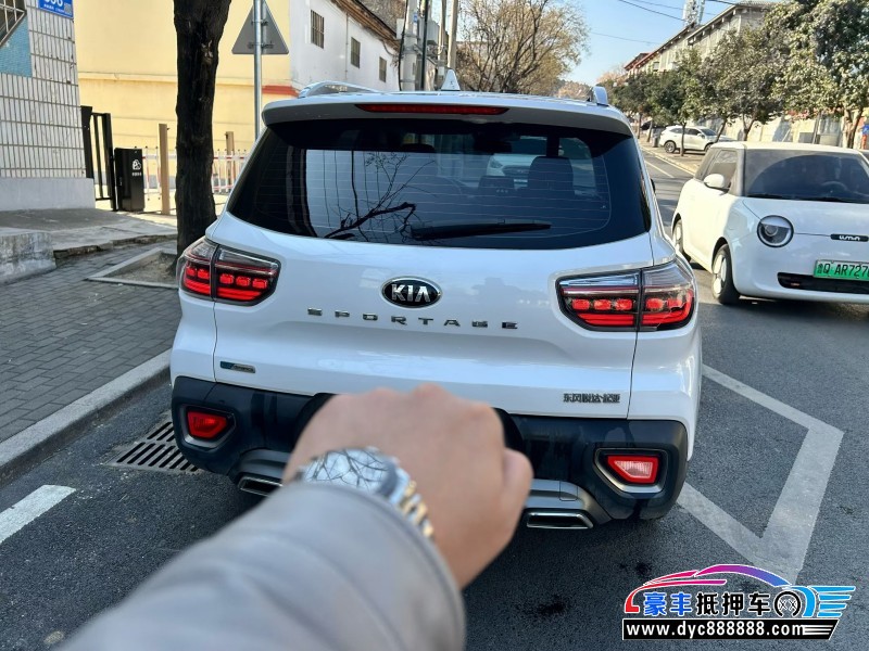 21年起亚智跑轿车抵押车出售