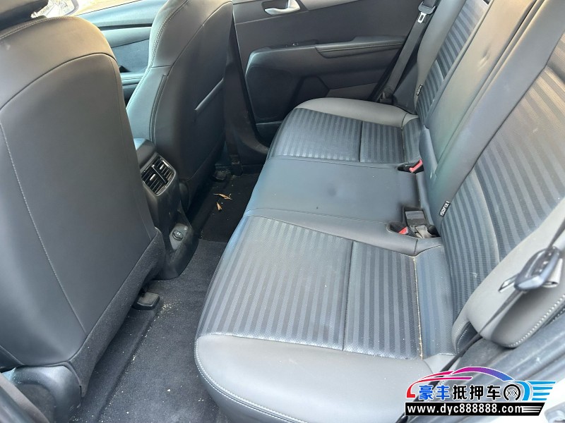 21年起亚智跑轿车抵押车出售