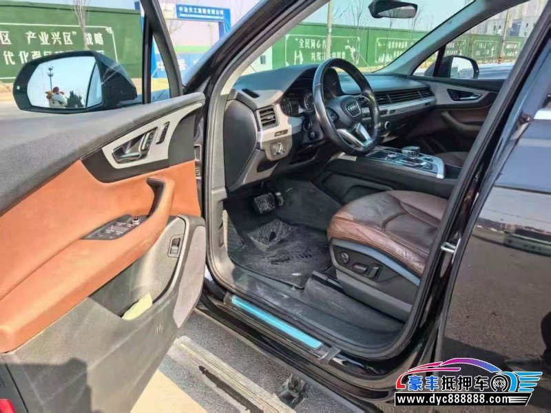 17年奥迪Q7轿车抵押车出售