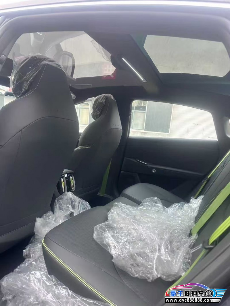 25年极狐阿尔法S轿车抵押车出售