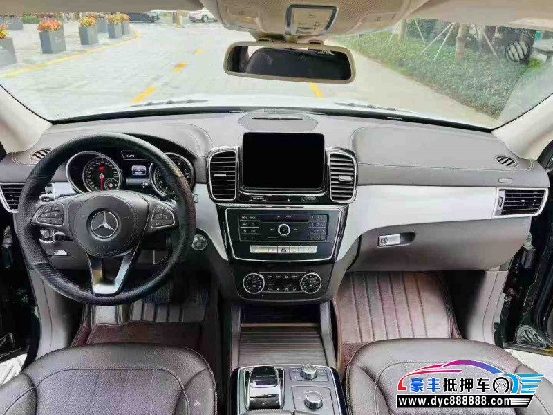 17年奔驰GLS轿车抵押车出售