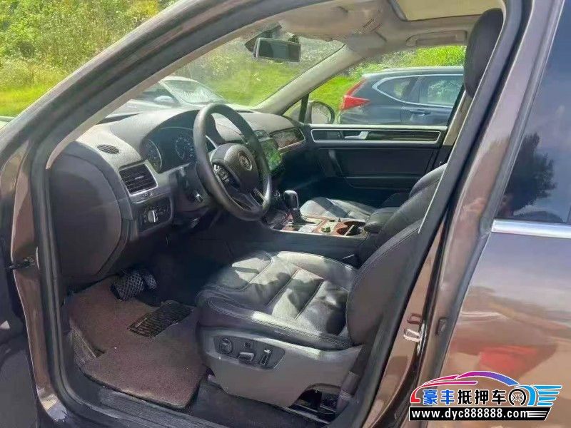 15年大众途锐轿车抵押车出售