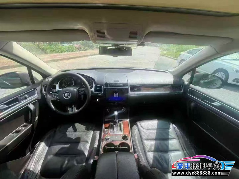 15年大众途锐轿车抵押车出售