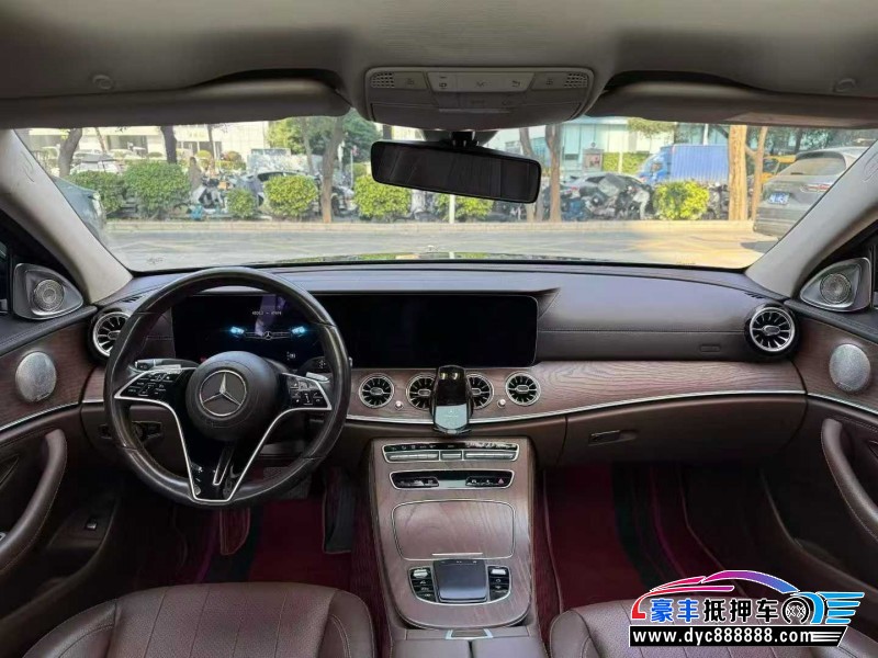 22年奔驰E轿车抵押车出售