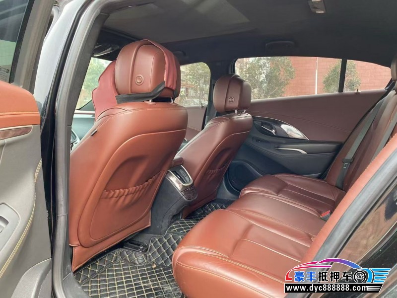 15年别克君越轿车抵押车出售