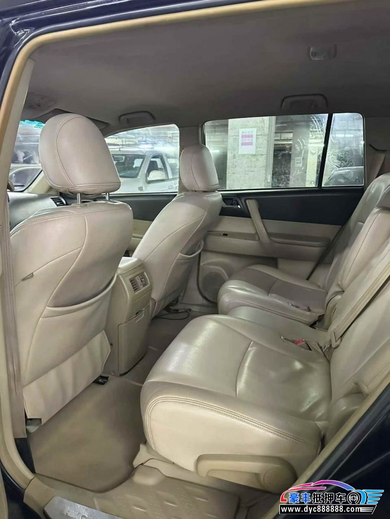 13年丰田汉兰达轿车抵押车出售