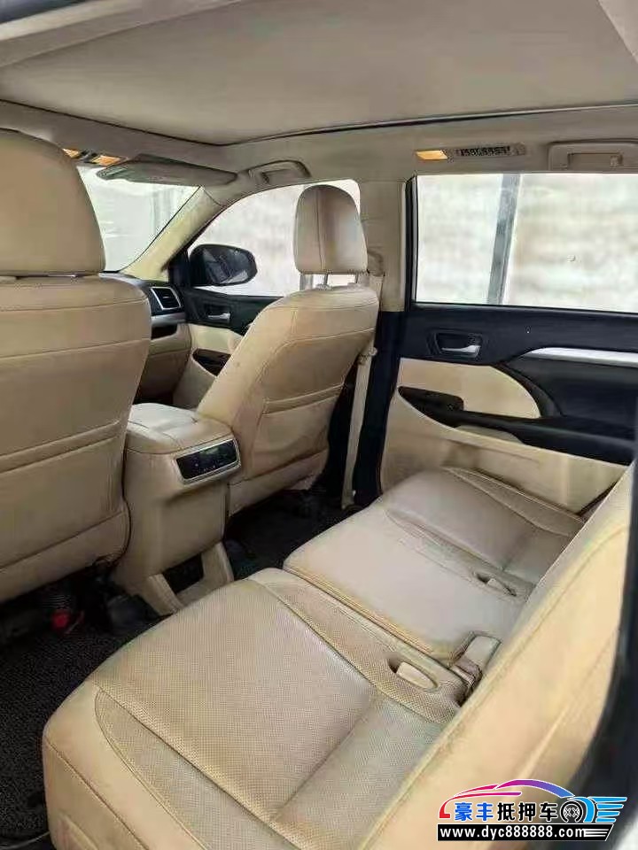 19年丰田汉兰达轿车抵押车出售