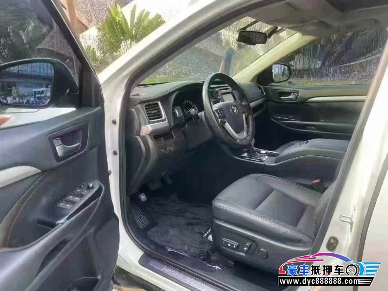 17年丰田汉兰达轿车抵押车出售