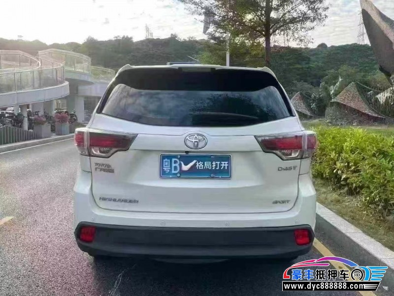 17年丰田汉兰达轿车抵押车出售