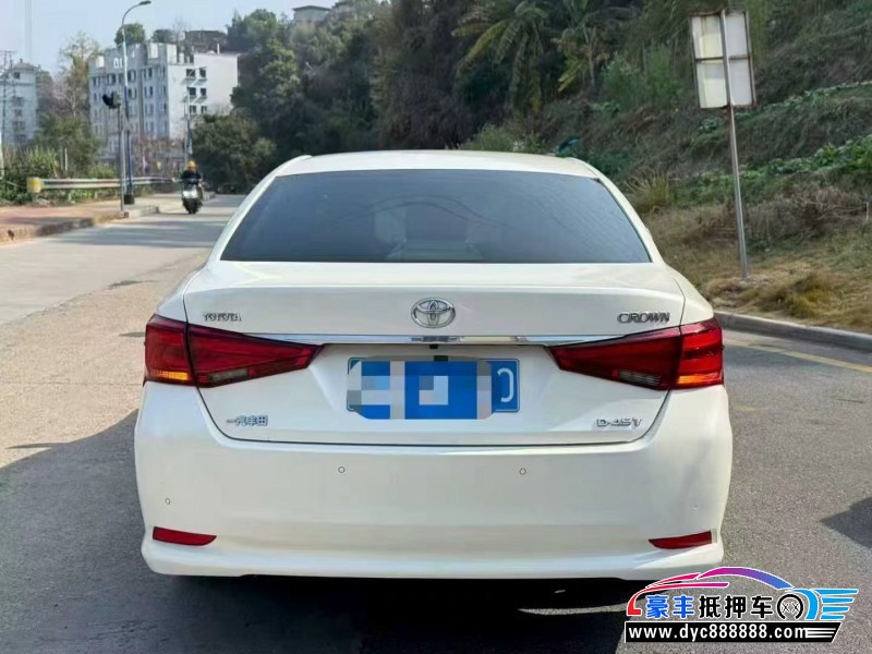 17年丰田皇冠轿车抵押车出售