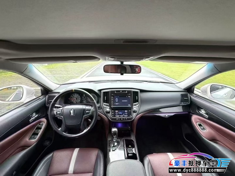 17年丰田皇冠轿车抵押车出售