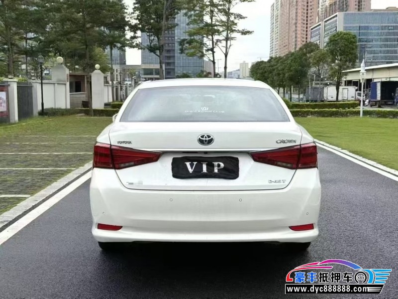 17年丰田皇冠轿车抵押车出售