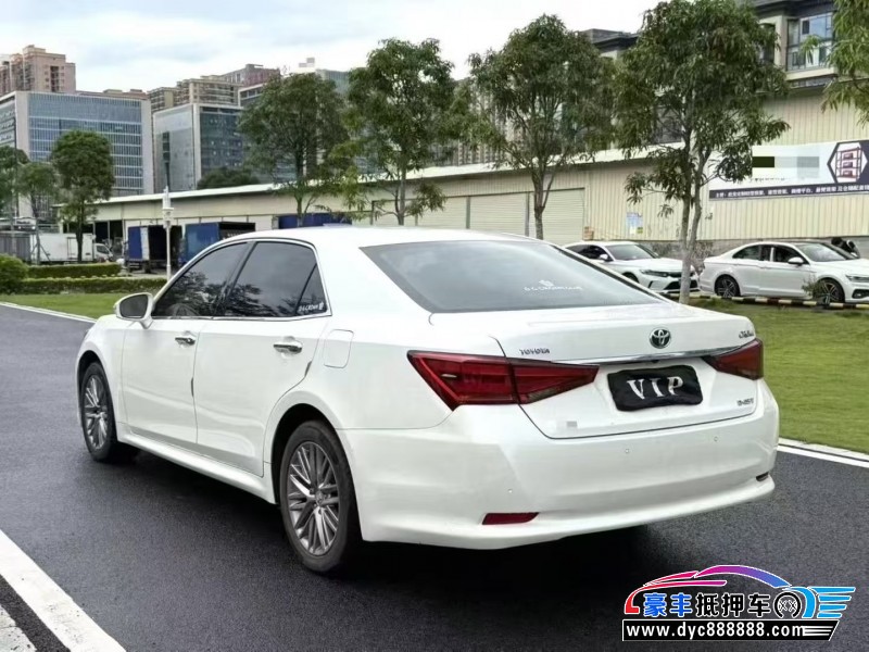 17年丰田皇冠轿车抵押车出售