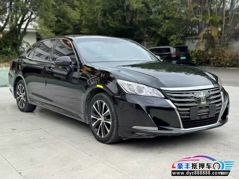 18年丰田皇冠轿车抵押车出售