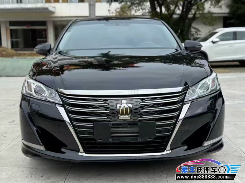抵押车出售18年丰田皇冠轿车