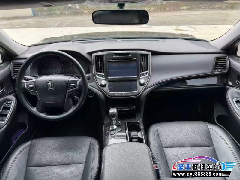 18年丰田皇冠轿车抵押车出售