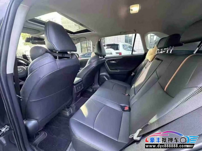 24年丰田威兰达轿车抵押车出售