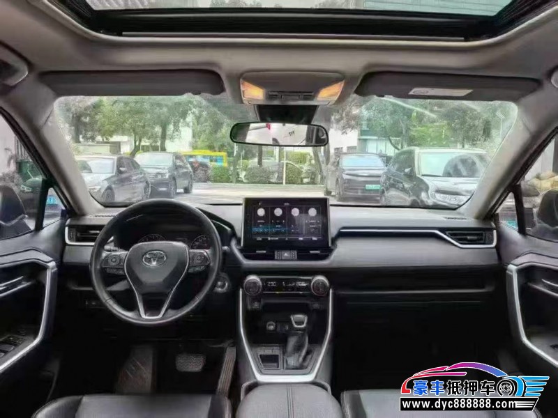 22年丰田威兰达轿车抵押车出售