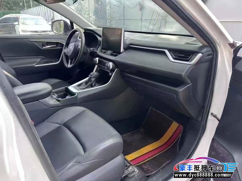 21年丰田威兰达轿车抵押车出售