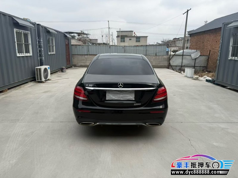 20年奔驰E轿车抵押车出售