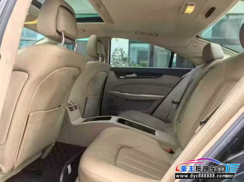 13年奔驰CLS轿车抵押车出售