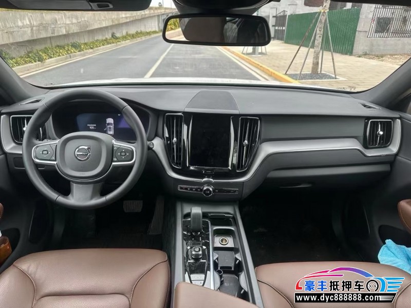 25年沃尔沃XC60轿车抵押车出售