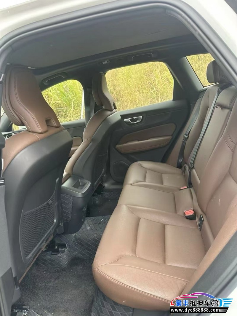 25年沃尔沃XC60轿车抵押车出售
