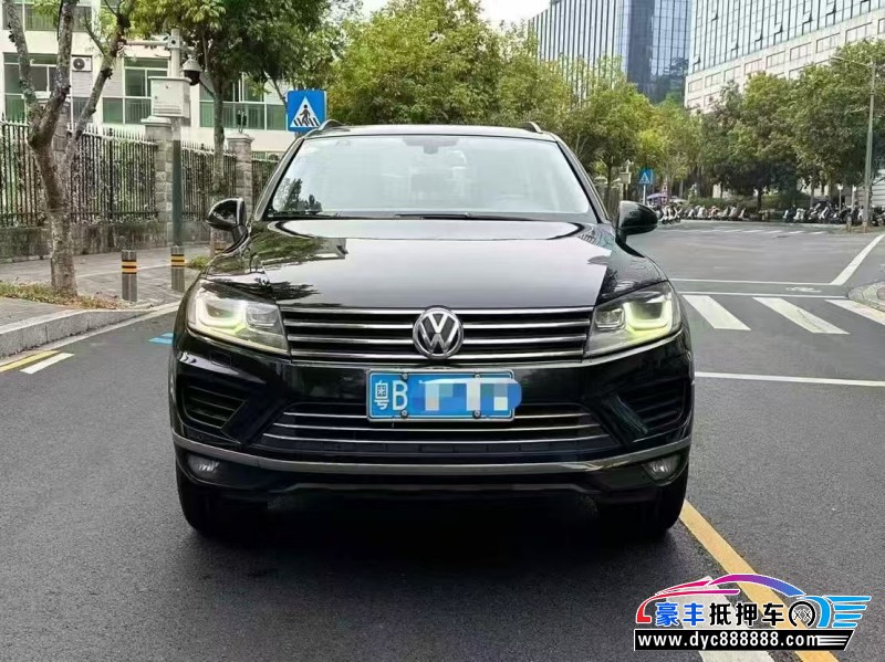 抵押车出售17年大众途锐轿车